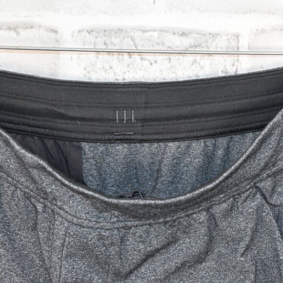 Lululemon Men's Discipline Pants for Yoga in grey size Large - Picture 4 of 9